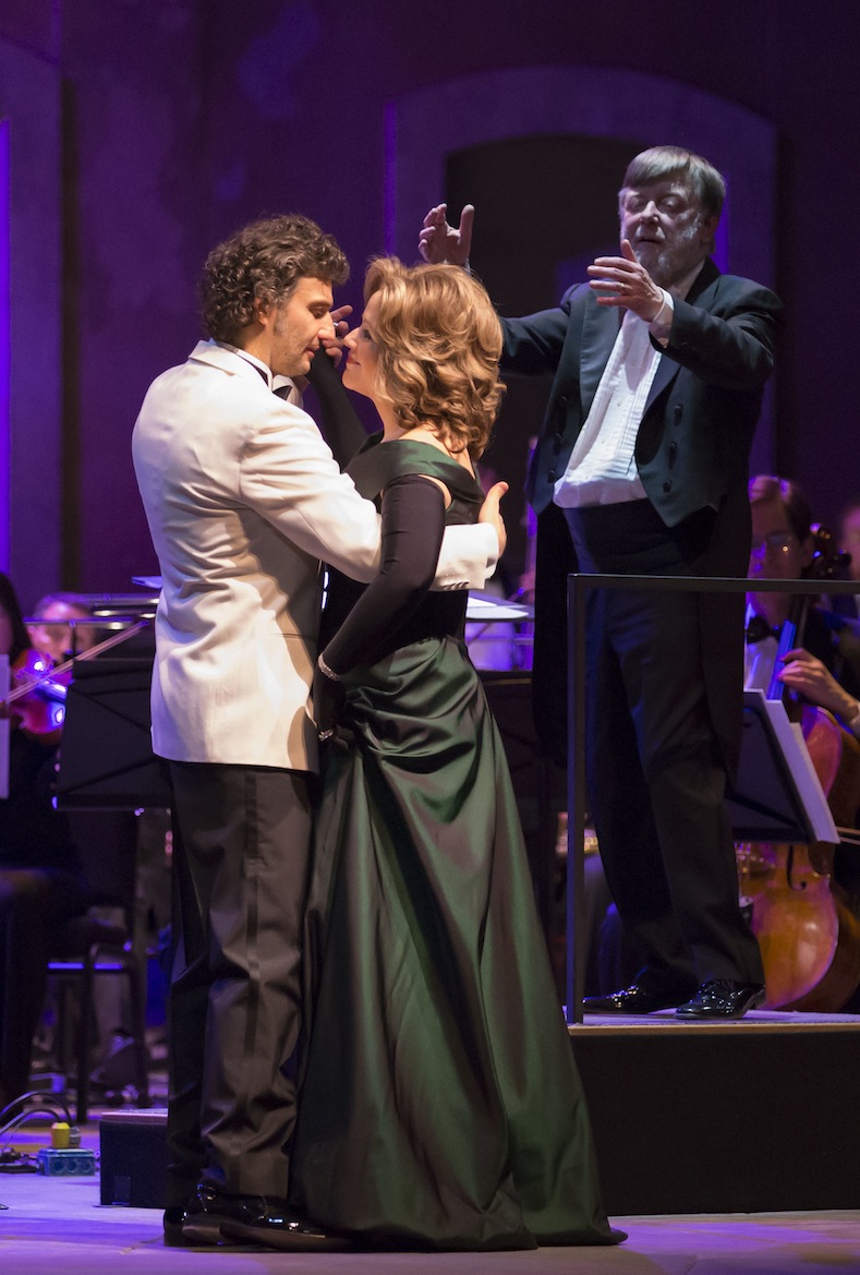 Reneé Fleming and Jonas Kaufmann with Sir Andrew Davis conducting the Lyric Opera Orchestra Wednesday night. Photo: Todd Rosenberg