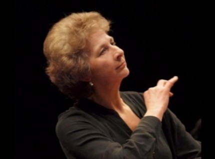 Jane Glover will direct Music of the Baroque in works of Mozart, Beethoven and Schubert this season. 