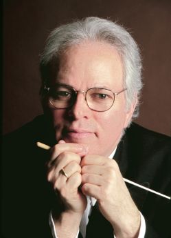 Joel Smirnoff conducted the Chicago Philharmonic Sunday at Nichols Concert Hall.