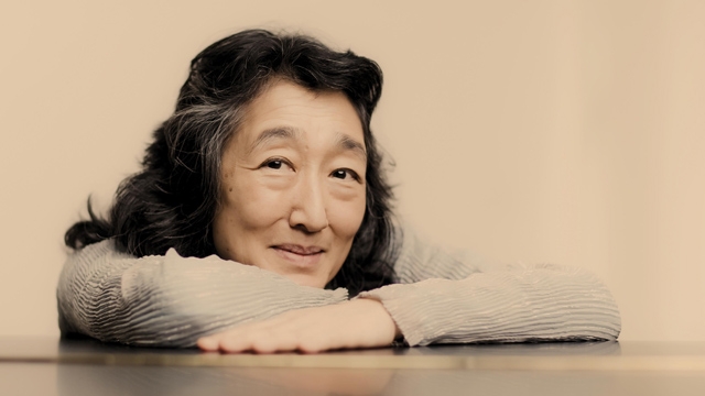 MItsuko Uchida performed music of Schubert and Beethoven Sunday afternoon at Symphony Center. 