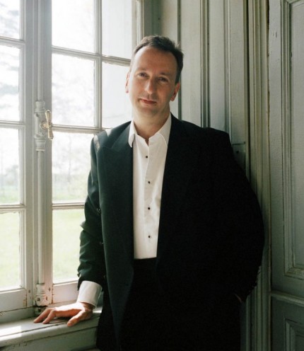 Paul Agnew will lead an all-Purcell program in Music of the Baroque's 2015-16 season. Photo: Sandrine Expilly