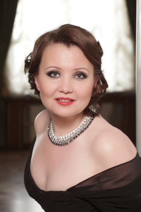 Albina Shagimuratova stars in Bellini's "I Puritani" February x-9 at Lyric Opera.