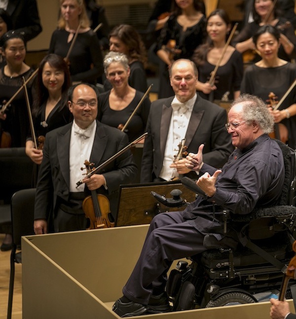 James Levine gives thumbs up to the audience at Thursday night's Chicago Symphony Orchestra concert. Photo: Todd Rosenberg