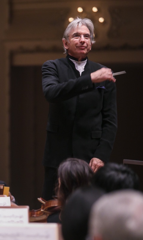 Michael Tilson Thomas conducted the Chicago Symphony Orchestra in music of Stravinsky, Saint-Saens and Prokofiev Thursday night. Photo: Todd Rosenberg