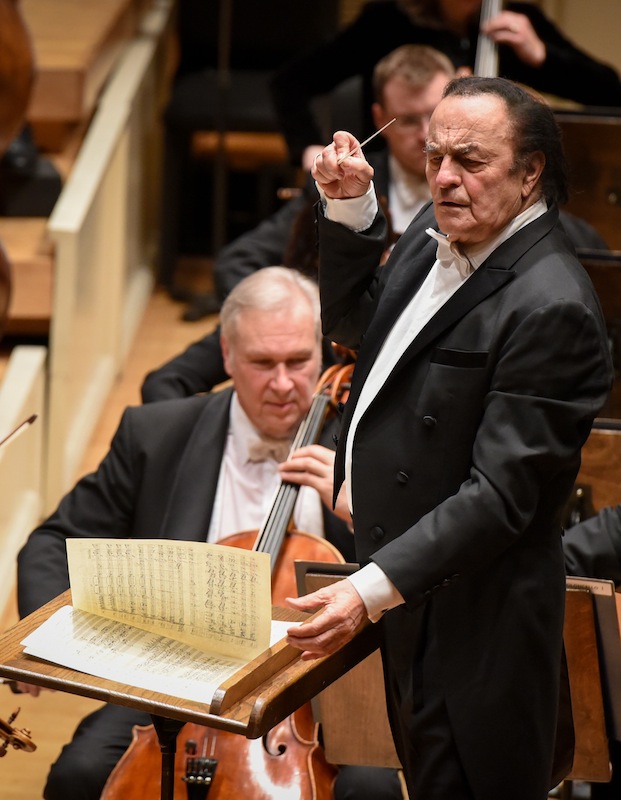 Charles Dutoit conducted the Chicago Symphony Orchestra in the U.S. premiere of Stravnsky's "Chant funebre" Thursday night. Photo: Alex Garcia