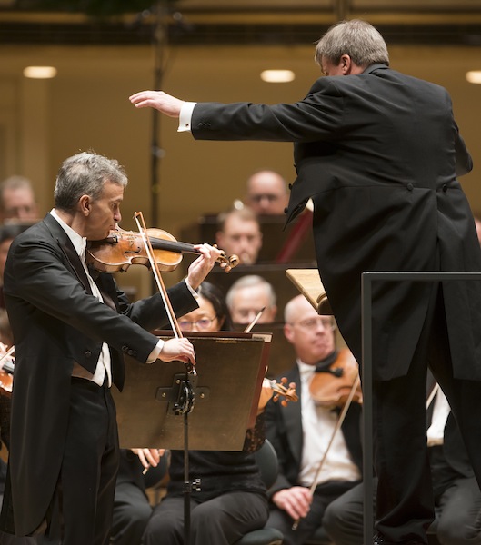 Gil Shaham performed Mendelssohn's Violin Concerto with John Storgårds conducting the Chicago Symphony Orchestra Thursday night. Photo: Todd Rosenberg