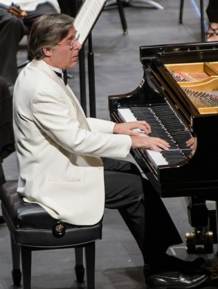Arnaldo Cohen performed Mozart's Piano Concerto No. 21 with Carlos Kalmar and the Grant Park Orchestra Friday night at the Harris Theater. Photo: Norman Timonera