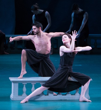 Laurel Lynch and Domingo Estrada, Jr in the Mark Morris Dance Group and Music Ensemble's "Dido and Aeneas." Photo: Johnny Knight