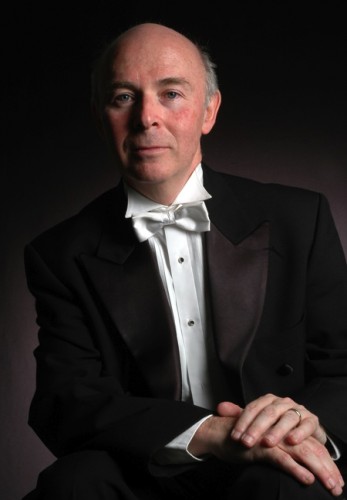 Jorge Federico Osorio performed music of Ravel and de Falla with the Chicago Philharmonic Sunday in Evanston.