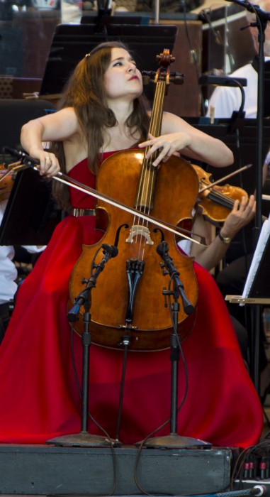 Alisa Weilerstein performed Golijov's "Azul" with the Grant Park Orchestra Wednesday night., Photo: Norman Timonera