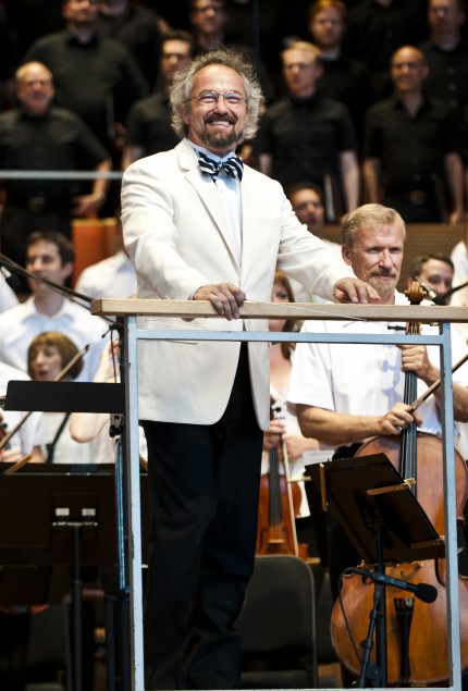 Carlos Kalmar led the Grant Park Orchestra in music of Harris, Piston and Shostakovich Wednesday night at the Pritzker Pavilion. File photo: Norman Timonera
