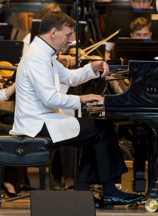 Stephen Hough performed Rachmaninoff's "Rhapsody on a Theme of Paganini" Wednesday night at the Grant Park Music Festival. Photo: Norman Timonera