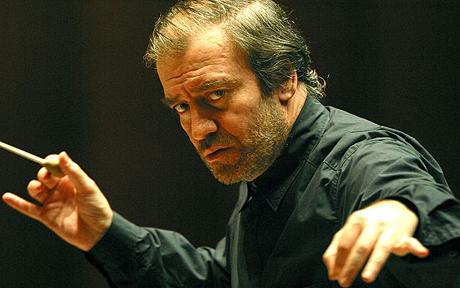 Valery Gergiev launched the Mariinsky Orchestra's North American tour Wednesday night at Symphony Center with three Stravinsky ballets.